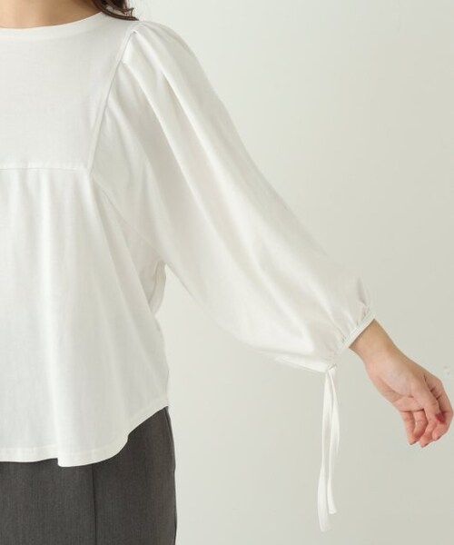 ENsMOL.(エンスモール)の「ショルダータックプルオーバー(トップス・レディース・クロ/オフシロ・FREE)」の11枚目の写真