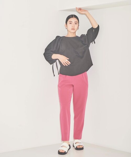 ENsMOL.(エンスモール)の「ショルダータックプルオーバー(トップス・レディース・クロ/オフシロ・FREE)」の17枚目の写真