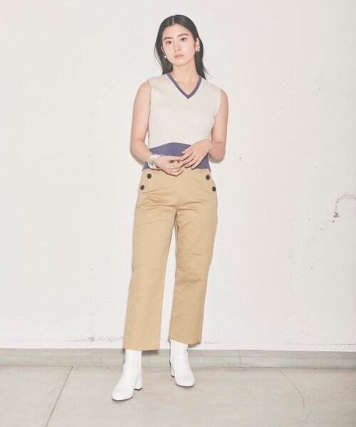 ENsMOL.(エンスモール)の「Vネックショートニットベスト(トップス・レディース・オレンジ/スミクロ/オフ系・FREE)」の5枚目の写真