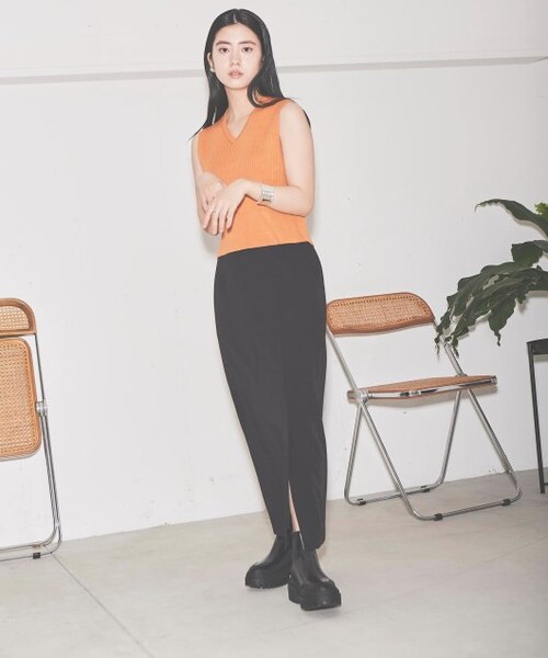 ENsMOL.(エンスモール)の「Vネックショートニットベスト(トップス・レディース・オレンジ/スミクロ/オフ系・FREE)」の14枚目の写真