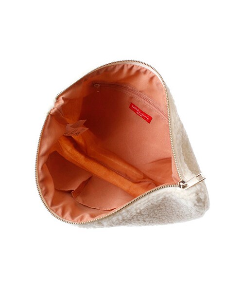 earth music&ecology（アースミュージックアンドエコロジー）の「ボアクラッチバッグ（バッグ・ポーチ・レディース・アイボリー/ブラック/カーキ・F）」の5枚目の写真