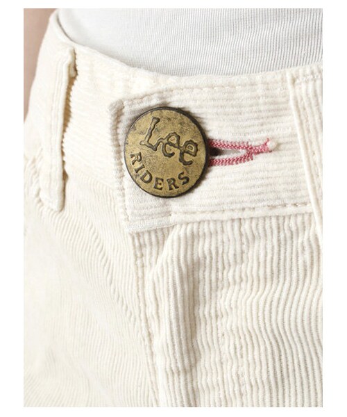 earth music&ecology（アースミュージックアンドエコロジー）の「Lee コーデュロイショートパンツ（ショートパンツ・レディース・ホワイト/ダークグレー/ピンク・XS/S/M）」の5枚目の写真