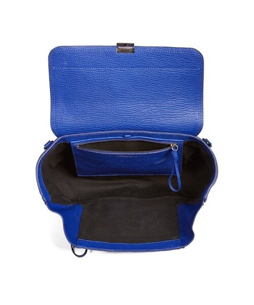 3.1 Phillip Lim（スリーワンフィリップリム）の「3.1 Phillip Lim 'Medium Pashli' Shark Embossed Leather Satchel（ショルダーバッグ・レディース・Cobalt）」の3枚目の写真