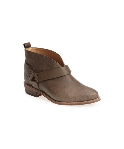 Koolaburra(クーラブラ)の「Koolaburra 'Dame' Leather Harness Bootie (Women)(ブーツ・レディース・Canyon/Wetsand・6 M/11 M/6.5 M/5 M/7 M/10 M/8.5 M/9 M/7.5 M/8 M)」の2枚目の写真