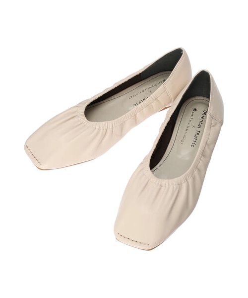 earth music&ecology(アースミュージックアンドエコロジー)の「【予約】ORiental TRaffic ギャザーパンプス(シューズ・アイボリー/ブラック/ブラウン・S/M/L)」の7枚目の写真