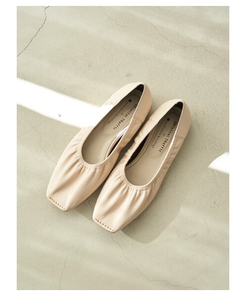 earth music&ecology(アースミュージックアンドエコロジー)の「【予約】ORiental TRaffic ギャザーパンプス(シューズ・アイボリー/ブラック/ブラウン・S/M/L)」の10枚目の写真