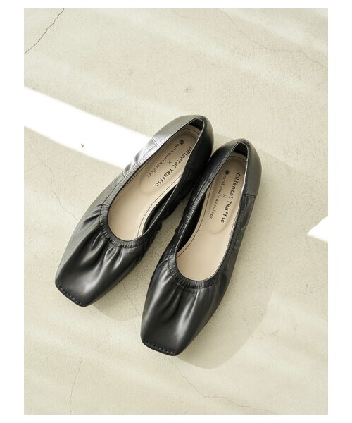 earth music&ecology(アースミュージックアンドエコロジー)の「【予約】ORiental TRaffic ギャザーパンプス(シューズ・アイボリー/ブラック/ブラウン・S/M/L)」の11枚目の写真