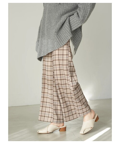 earth music&ecology（アースミュージックアンドエコロジー）の「【予約】チェック柄ワイドパンツ（パンツ・ライトベージュ/ブラウン・S/M）」の2枚目の写真