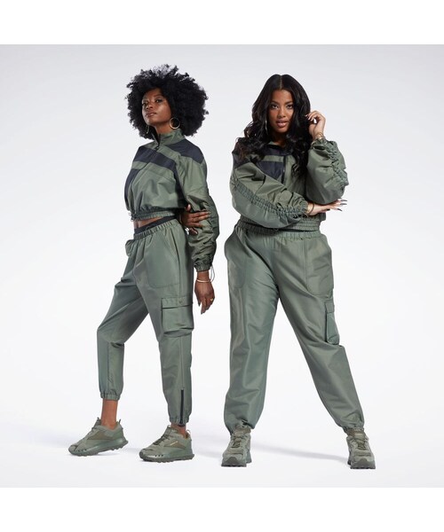 Reebok（リーボック）の「カーディ・B パンツ / Cardi B Pants（パンツ・ハンターグリーン(H59321)/ブラック(HA2708)/サンディーローズ(HD4768)・S/M/L）」の2枚目の写真