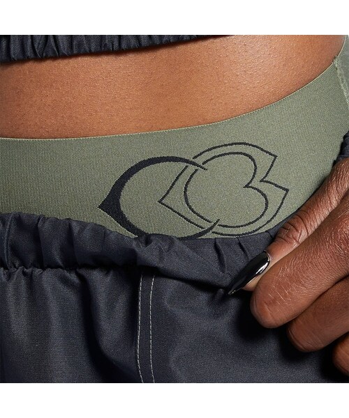 Reebok（リーボック）の「カーディ・B パンツ / Cardi B Pants（パンツ・ハンターグリーン(H59321)/ブラック(HA2708)/サンディーローズ(HD4768)・S/M/L）」の14枚目の写真