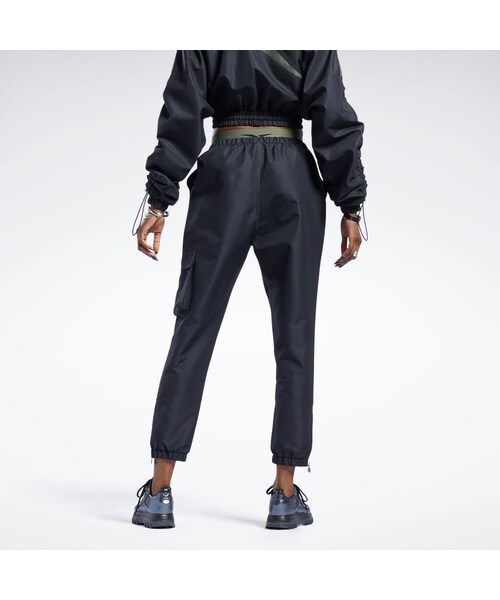 Reebok（リーボック）の「カーディ・B パンツ / Cardi B Pants（パンツ・ハンターグリーン(H59321)/ブラック(HA2708)/サンディーローズ(HD4768)・S/M/L）」の12枚目の写真