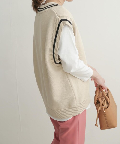 URBAN RESEARCH DOORS(アーバンリサーチドアーズ)の「Vネックニットベスト(その他・レディース・BEIGE×NVY/BEIGE・1)」の21枚目の写真