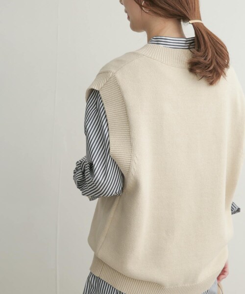 URBAN RESEARCH DOORS(アーバンリサーチドアーズ)の「Vネックニットベスト(その他・レディース・BEIGE×NVY/BEIGE・1)」の6枚目の写真
