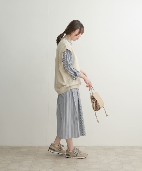 URBAN RESEARCH DOORS(アーバンリサーチドアーズ)の「Vネックニットベスト(その他・レディース・BEIGE×NVY/BEIGE・1)」の17枚目の写真
