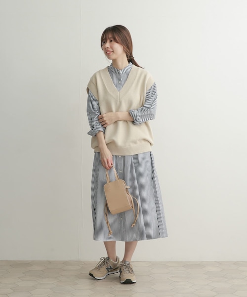 URBAN RESEARCH DOORS(アーバンリサーチドアーズ)の「Vネックニットベスト(その他・レディース・BEIGE×NVY/BEIGE・1)」の15枚目の写真