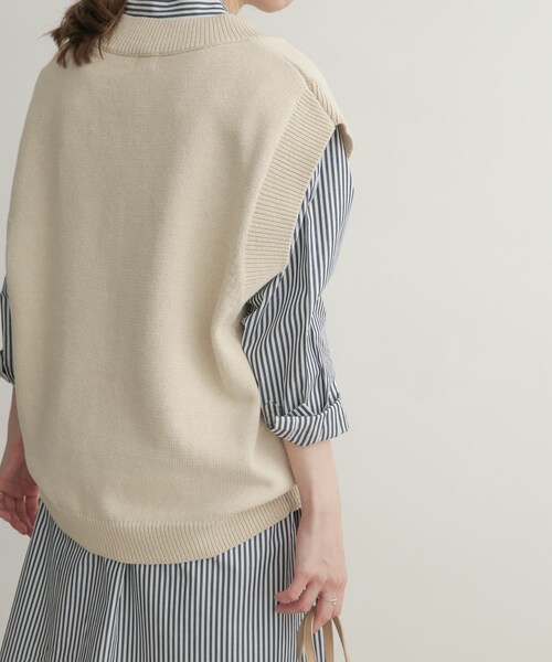 URBAN RESEARCH DOORS(アーバンリサーチドアーズ)の「Vネックニットベスト(その他・レディース・BEIGE×NVY/BEIGE・1)」の7枚目の写真