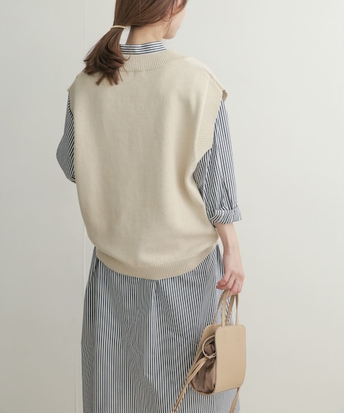 URBAN RESEARCH DOORS(アーバンリサーチドアーズ)の「Vネックニットベスト(その他・レディース・BEIGE×NVY/BEIGE・1)」の14枚目の写真