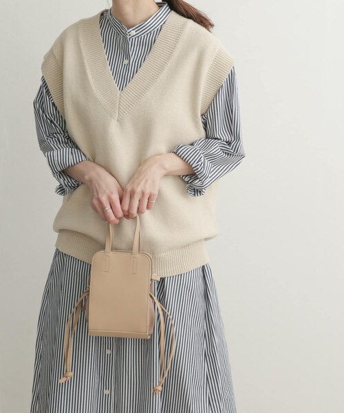 URBAN RESEARCH DOORS(アーバンリサーチドアーズ)の「Vネックニットベスト(その他・レディース・BEIGE×NVY/BEIGE・1)」の9枚目の写真