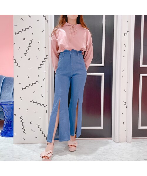 lilLilly(リルリリー)の「スカラップデニムパンツ【2022S/S】(パンツ・レディース・LT BLUE/S/LT BLUE/M/BLUE/S/BLUE/M/BLACK/S/BLACK/M)」の7枚目の写真