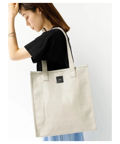 koe（コエ）の「フェイクレザースクエアトート（その他・ブラック/グレーベージュ/ライトカーキ/A・F）」の9枚目の写真