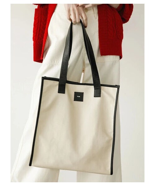 koe（コエ）の「フェイクレザースクエアトート（その他・ブラック/グレーベージュ/ライトカーキ/A・F）」の10枚目の写真