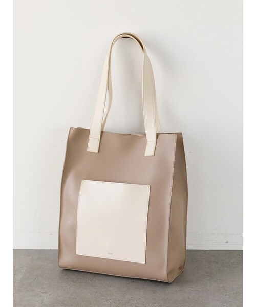 koe(コエ)の「フロントポケットスクエアトート(その他・アイボリー/チャコールグレー/グレーベージュ・F)」の2枚目の写真