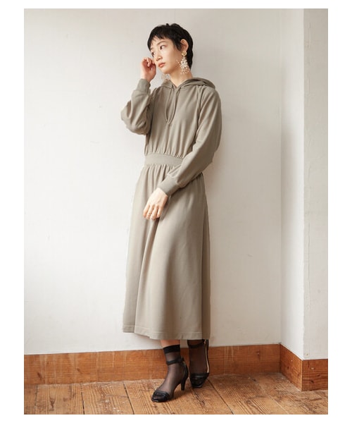 Green　Parks（グリーンパークス）の「【予約】armonia.フード付きカットワンピース（ワンピース/ドレス・ブラック/ベージュ/グリーン・F）」の5枚目の写真
