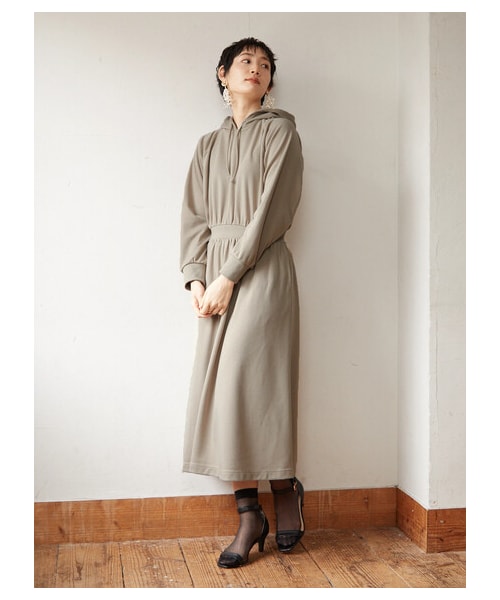 Green　Parks（グリーンパークス）の「【予約】armonia.フード付きカットワンピース（ワンピース/ドレス・ブラック/ベージュ/グリーン・F）」の6枚目の写真