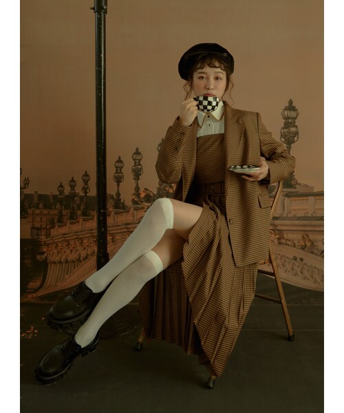 Marjorie（マージョリー）の「昨日豔遇，不對稱肩帶短版格紋背心（トップス・レディース・咖格・S/M）」の5枚目の写真