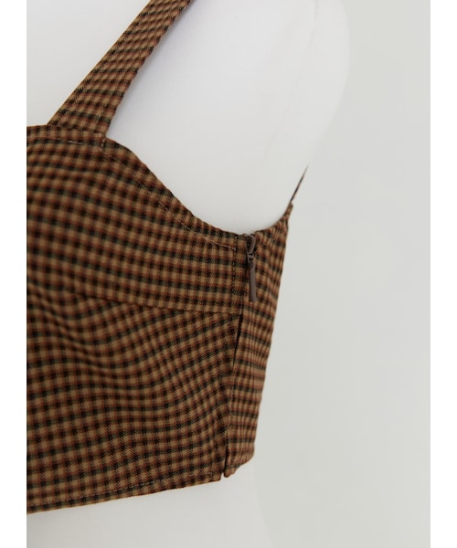 Marjorie（マージョリー）の「昨日豔遇，不對稱肩帶短版格紋背心（トップス・レディース・咖格・S/M）」の10枚目の写真