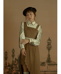 昨日豔遇，不對稱肩帶短版格紋背心