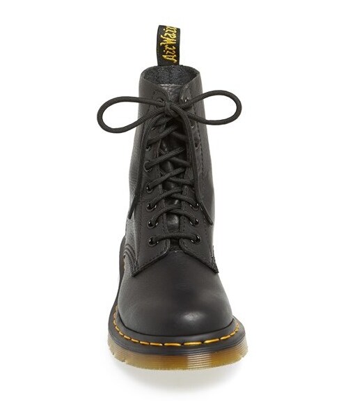 Dr. Martens（ドクターマーチン）の「Dr. Martens 'Pascal' Boot（ブーツ・レディース・Black Virginia・11 M）」の2枚目の写真