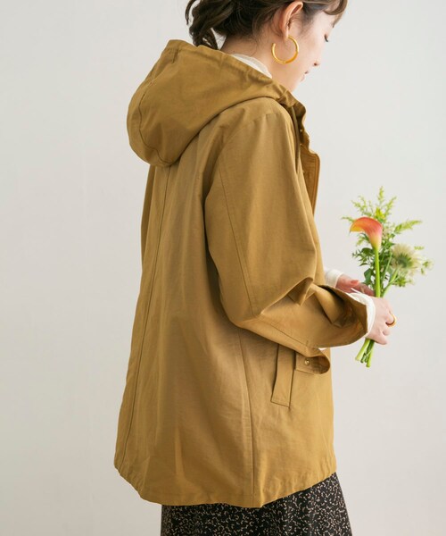 URBAN RESEARCH(アーバンリサーチ)の「羅緞尼龍連帽外套(ジャケット/アウター・レディース・炭灰色/駝色・FREE)」の8枚目の写真