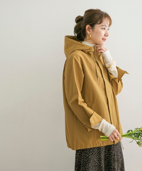 URBAN RESEARCH(アーバンリサーチ)の「羅緞尼龍連帽外套(ジャケット/アウター・レディース・炭灰色/駝色・FREE)」の5枚目の写真