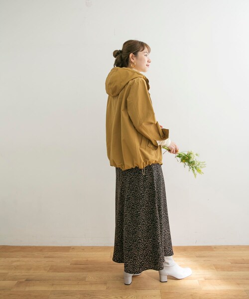 URBAN RESEARCH(アーバンリサーチ)の「羅緞尼龍連帽外套(ジャケット/アウター・レディース・炭灰色/駝色・FREE)」の13枚目の写真