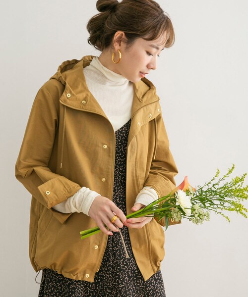 URBAN RESEARCH(アーバンリサーチ)の「羅緞尼龍連帽外套(ジャケット/アウター・レディース・炭灰色/駝色・FREE)」の1枚目の写真