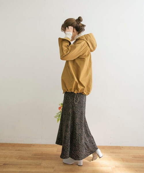 URBAN RESEARCH(アーバンリサーチ)の「羅緞尼龍連帽外套(ジャケット/アウター・レディース・炭灰色/駝色・FREE)」の14枚目の写真