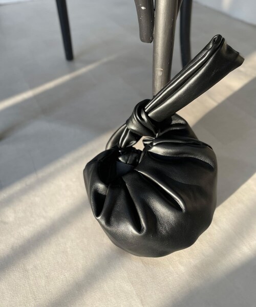 RIVE DROITE（リヴドロワ）の「予約【ADD CULUMN(アドカラム)】ミニギャザーバッグ（ハンドバッグ・レディース・アイボリー/ブラック・F）」の2枚目の写真