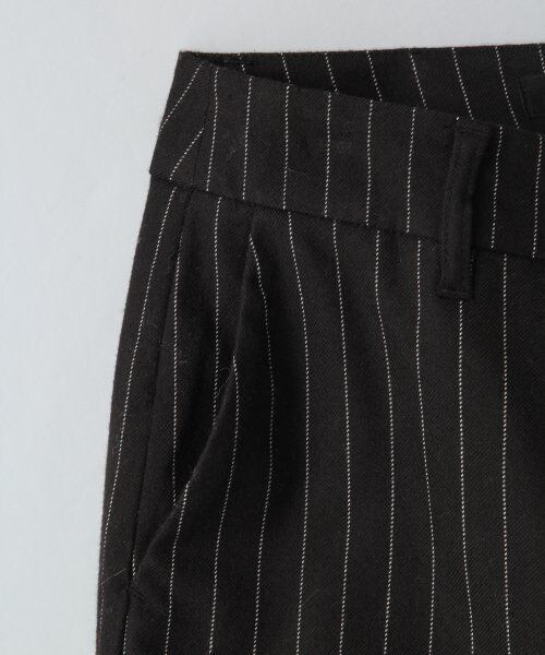 JEANASIS（ジーナシス）の「ピンストタックトラウザー（パンツ・レディース・ブラック/キャメル/ネイビー・S/M）」の6枚目の写真