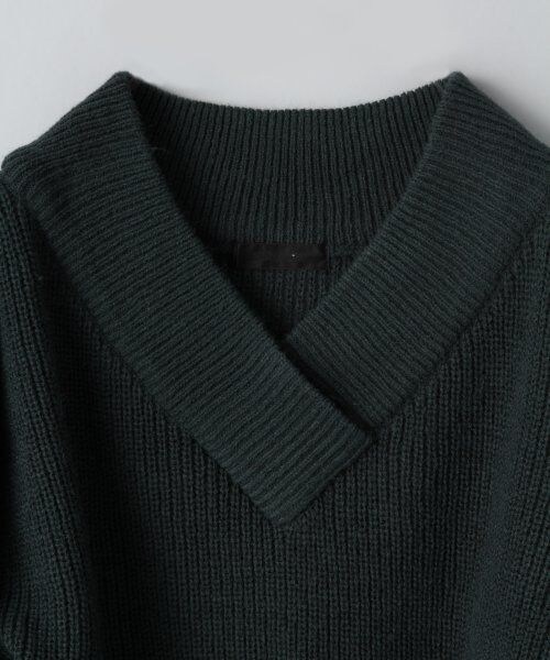 JEANASIS(ジーナシス)の「7GアゼオフショルVプルオーバー(トップス・レディース・ベージュ/ブラック/グレー/ダークグリーン・FREE)」の7枚目の写真