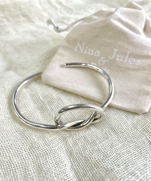 RIVE DROITE(リヴドロワ)の「予約【NINA&JULES (ニナ・エ・ジュール)】KNOTブレスレット(ブレスレット・レディース・シルバー・F)」の1枚目の写真