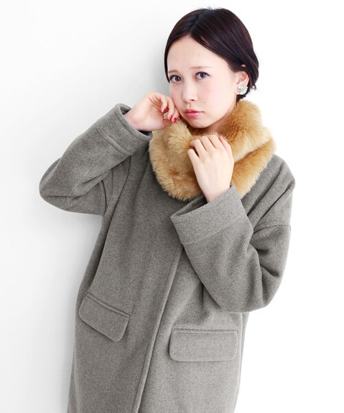 KBF(ケイビーエフ)の「皮草披肩繭型大衣(ジャケット/アウター・レディース・灰駝雙色/藏青棕雙色/炭黑膚雙色・one)」の6枚目の写真