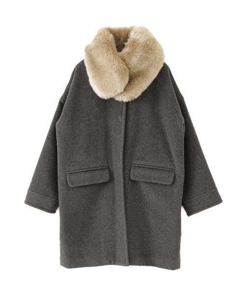 KBF(ケイビーエフ)の「皮草披肩繭型大衣(ジャケット/アウター・レディース・灰駝雙色/藏青棕雙色/炭黑膚雙色・one)」の2枚目の写真