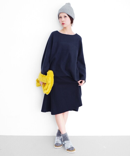 KBF(ケイビーエフ)の「超寬鬆套衫(トップス・レディース・黃色/藏青色/淺灰色・one)」の11枚目の写真