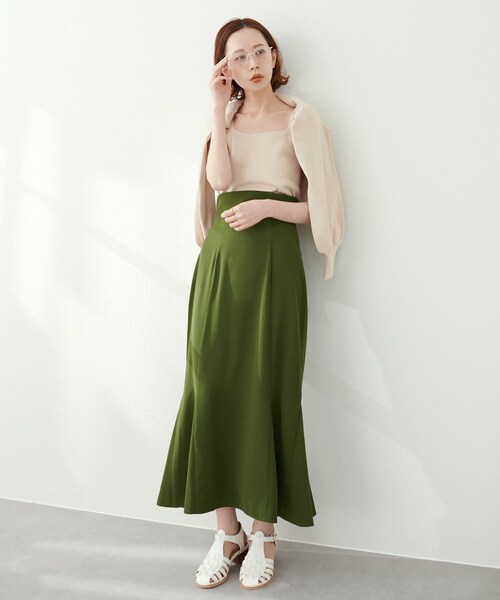 natural couture(ナチュラルクチュール)の「【WEB限定・2サイズ展開】ハイウエスト落ち感マーメイドスカート(スカート・レディース・アイボリー/パープル/グリーン/ブラック・M)」の1枚目の写真