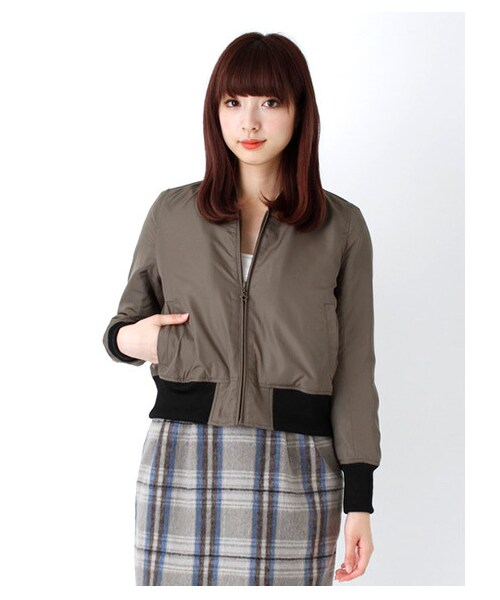 E hyphen world gallery(イーハイフンワールドギャラリー)の「ショートブルゾン(ブルゾン ・レディース・ブラック/カーキ/ネイビー・F)」の2枚目の写真