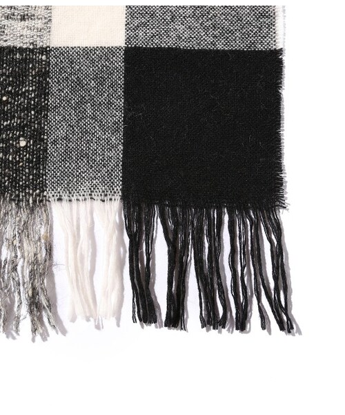 JUNMEN（ジュンメン）の「変形ブロックチェックマフラー（ストール/マフラー・メンズ・ブラック/ダークブラウン・F）」の4枚目の写真