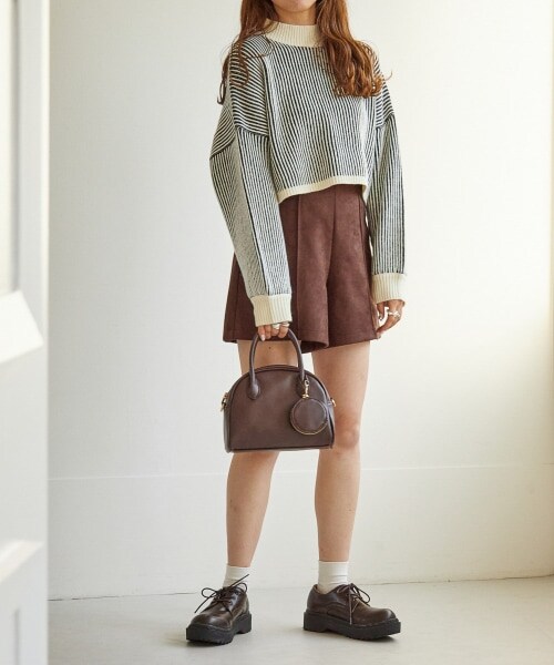 Heather(ヘザー)の「Ladyホソミエショートパンツ(パンツ・レディース・ブラックレザー 09/ブラウンスエード 58・S/M)」の14枚目の写真