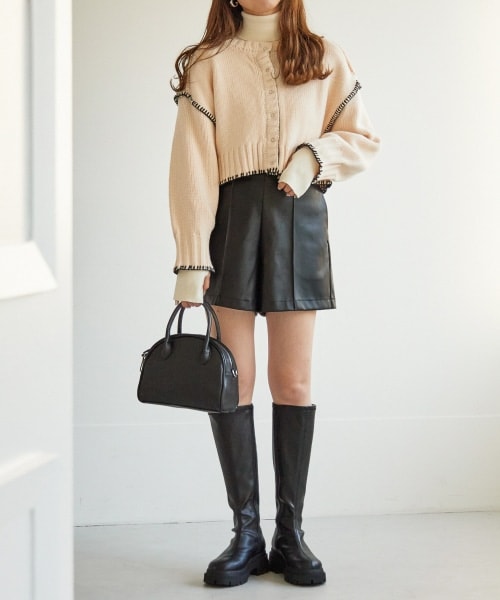 Heather(ヘザー)の「Ladyホソミエショートパンツ(パンツ・レディース・ブラックレザー 09/ブラウンスエード 58・S/M)」の3枚目の写真