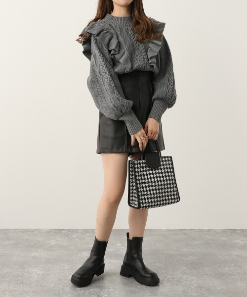 Heather(ヘザー)の「Ladyホソミエショートパンツ(パンツ・レディース・ブラックレザー 09/ブラウンスエード 58・S/M)」の8枚目の写真